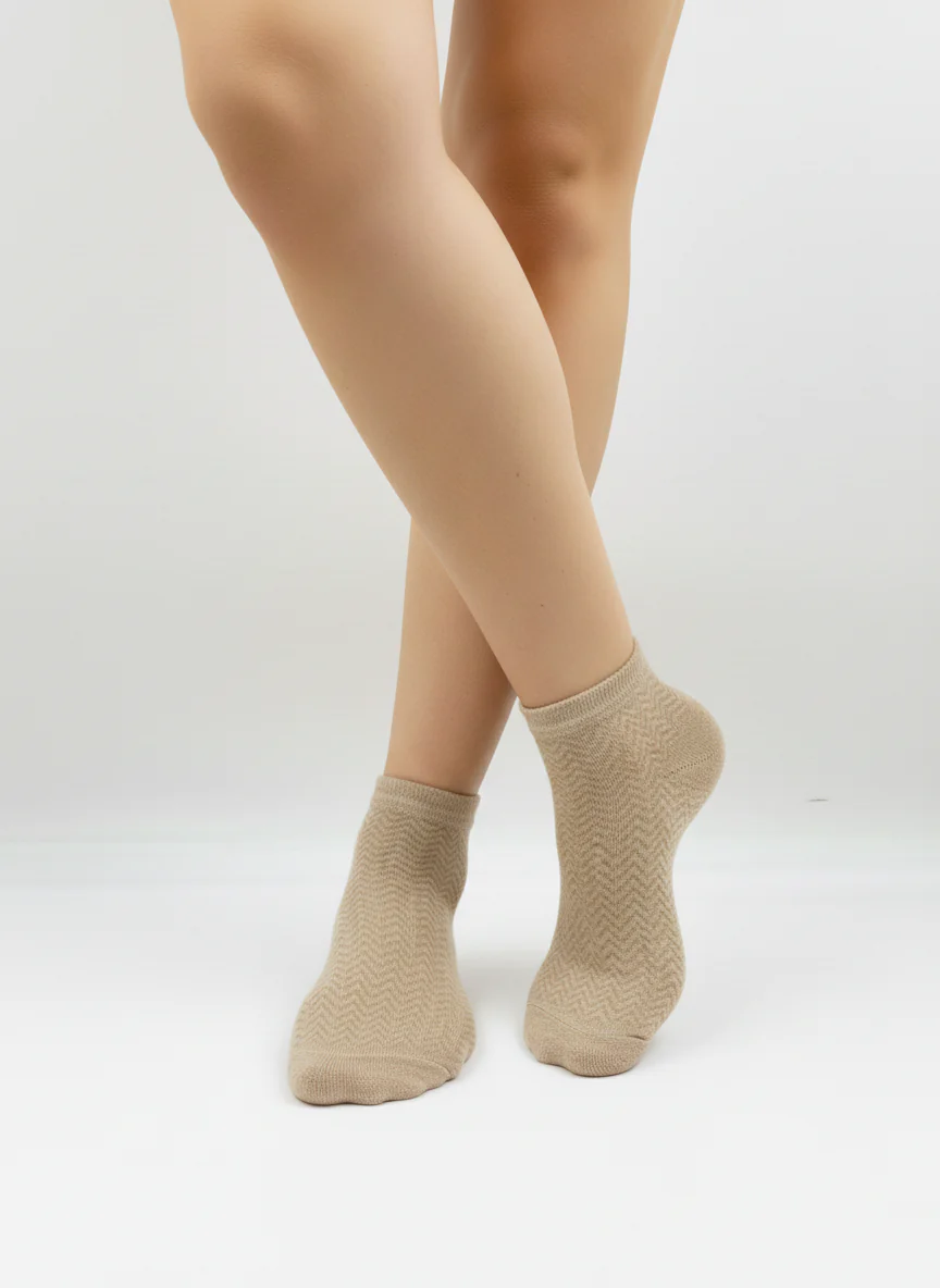 BEIGE CHEVRON KNIT ANKLE SOCKS