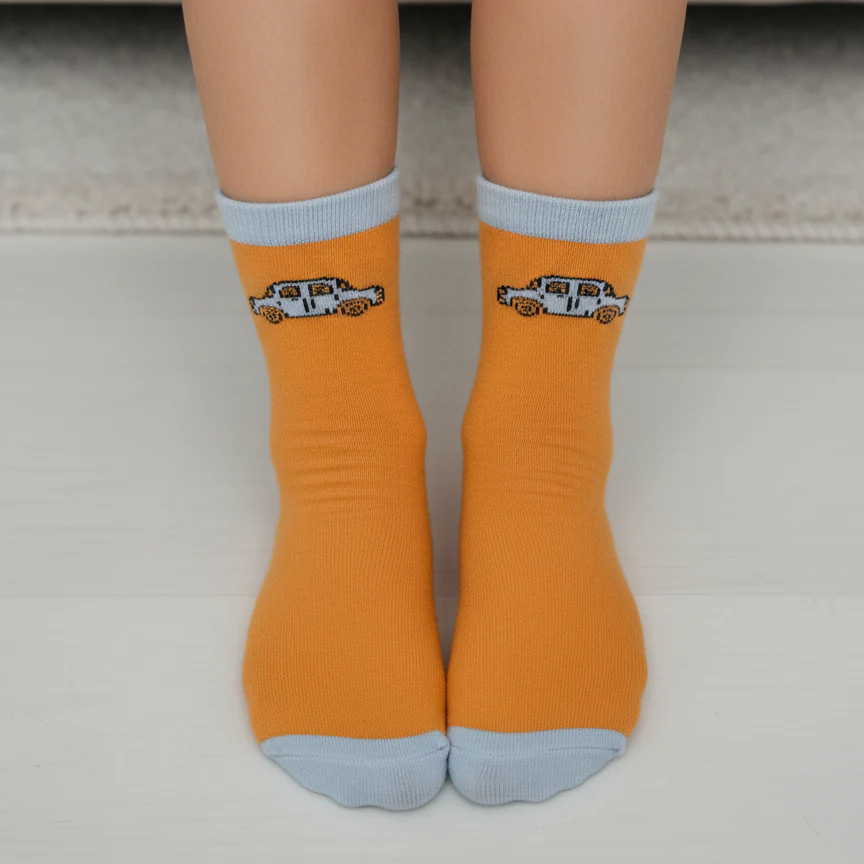 ORANGE LIMOUSINE CAR ANKLE SOCKS (4 - 7 YRS)