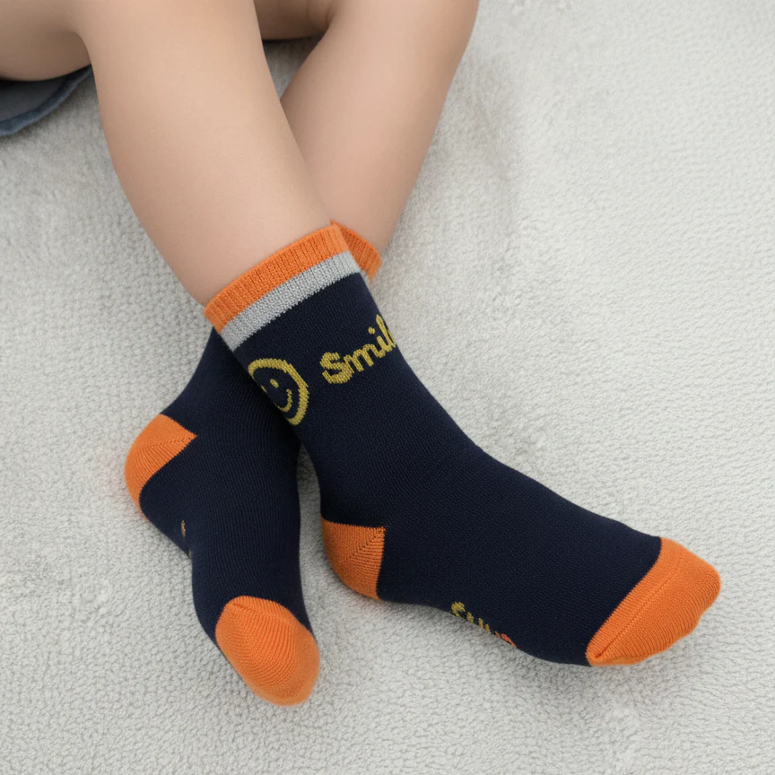 THE HAPPY DAY 'SMILE' CONTRAST SOCKS (4 - 7 YRS) - Image 2